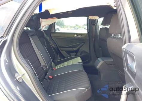 2024 Volkswagen Jetta 1.5T Sport z USA, uszkodzony, nr VIN 3VWBM7BU6RM061849